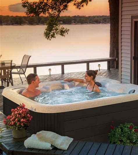 Getaway Hot Tubs | Hot Tub Universe ~ Moncton & Halifax Hot Tubs & Spas