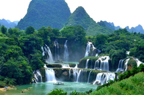 Gambar Pemandangan Gunung Dan Air Terjun