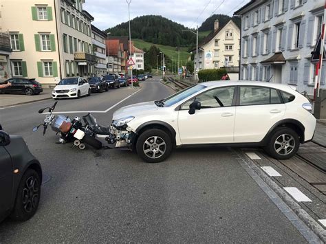 Bühler AR Unfall zwischen Auto und Motorrad Polizeinews ch