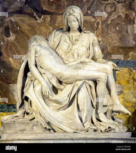 La Piedad De Miguel Ngel En La Bas Lica De San Pedro Roma Italia