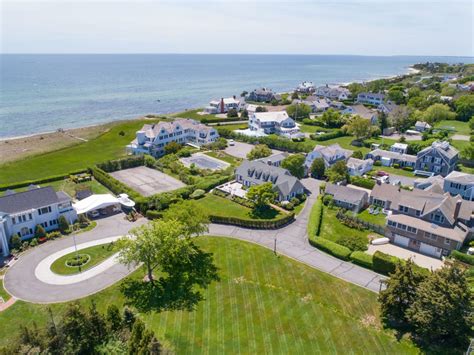 Hyannis Port | Neighborhood Guide