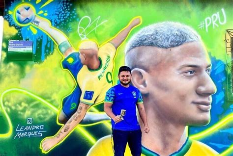 Artista Pinta Gol De Richarlison Na Copa Do Mundo Em Muro E Atacante