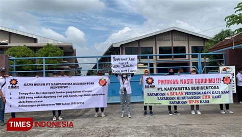 Nasib Terkatung Dan Tidak Digaji Ratusan Buruh Pabrik Sepatu Di Madiun