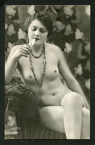 French S Nude Smoker Art Deco Style Naked In Necklace Vasta