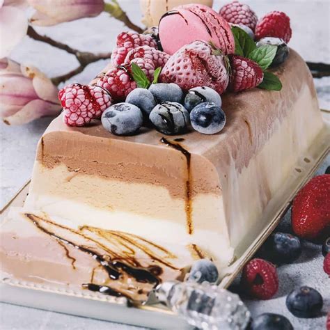 13 Amazing Ice Cream Cake Recipes To Enjoy With Your Loved Ones!