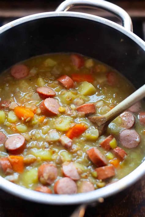 Omas Linsensuppe mit Würstchen einfach klassisch