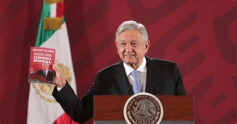 Amlo Ya Tiene Su Nuevo Libro Y Lo Presumi En La Ma Anera