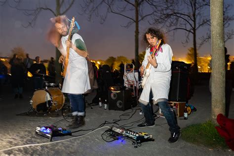 Der Mauerpark Tanzt Zum 16 Mal Friedvoll In Den Mai Freunde Des