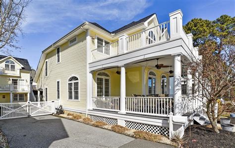TRULY REHOBOTH | Rehoboth Beach, DE | Long & Foster Vacation Rentals