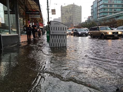 Torrential rainfall causes flooding in Vancouver streets (PHOTOS) | News