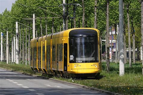 Neue Straßenbahn der DVB auf Frühlings Testfahrt Radio Dresden