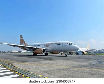 tri jet aircraft images stock   objects vectors