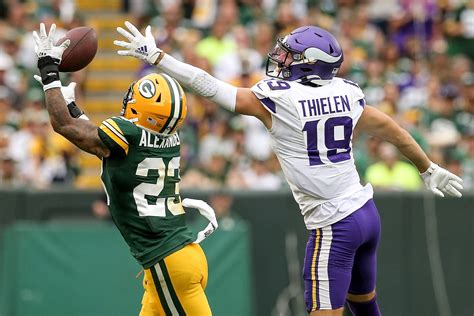 Breaking Down Packers Cb Jaire Alexanders Performance Vs The Vikings