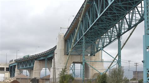 New Ambassador Bridge Faces Hurdles