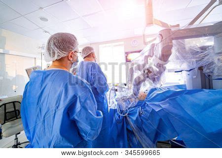 Da Vinci Surgery. Image & Photo (Free Trial) | Bigstock