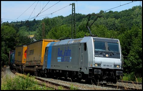 185 684 der Rurtalbahn mit Güterzug am 07 07 13 in Jossa