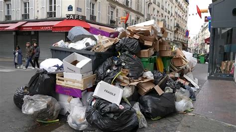 Déchets à Paris Ce ne sont pas les éboueurs qui bloquent c est la