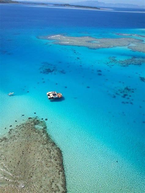 Un Bar Flottant Aux îles Fidji Openminded