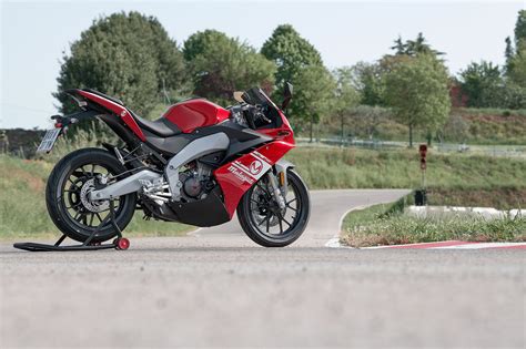 Motorrad Vergleich Malaguti RST 125 2021 Vs Malaguti XSM 125 Supermoto