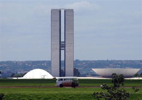 Câmara dos Deputados do Brasil aprova texto base de nova regra fiscal