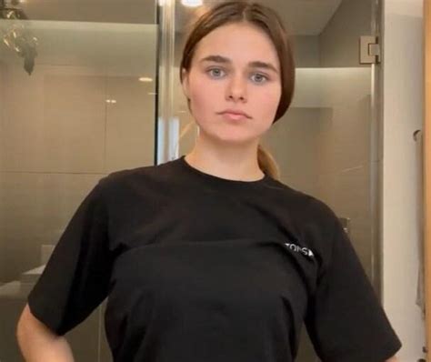 Megnutt Topless Shower Selfie Onlyfans Video Leaked Influencers