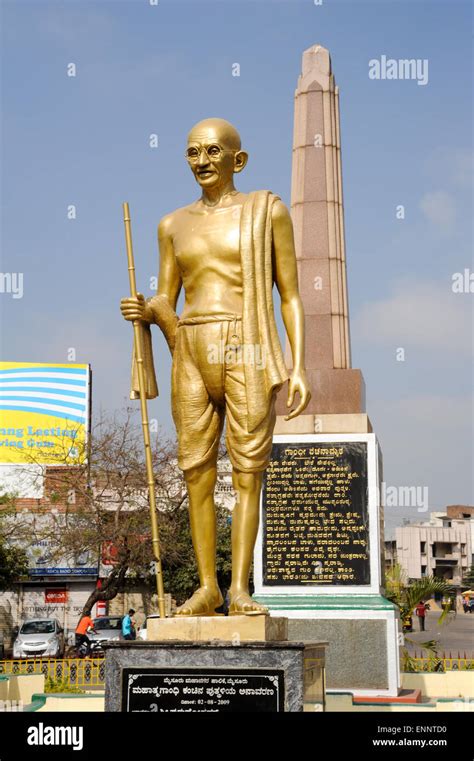 mahatma gandhi statue statue  mahatma gandhi gandhi maidan siky
