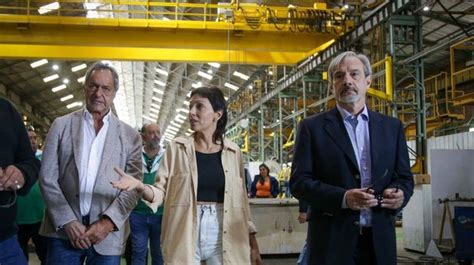 Daniel Scioli Recorri Quilmes Junto A Mayra Mendoza