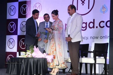 Kareena Launches Malabar Gold N Diamonds Photo Of