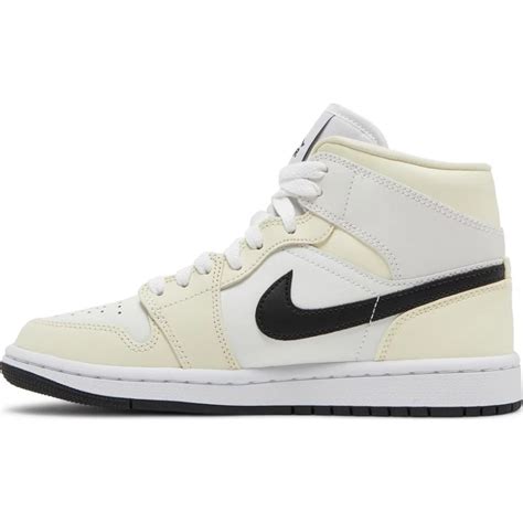 Air Jordan 1 Mid Coconut Milk W Bq6472 121 купить в Москве