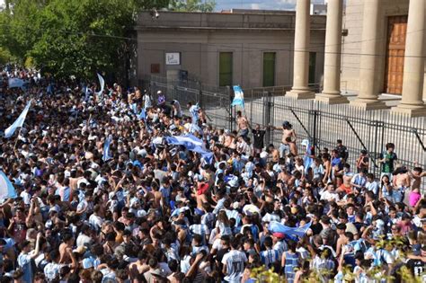 Todos Los Rincones De Argentina Se Ti Eron De Celeste Y Blanco Para