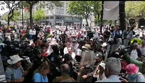 Adela Micha On Twitter Contingente De Manifestantes De La Marcha En