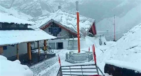 Hemkund Sahib To Be Closed Today Amidst Fresh Snowfall Pioneer Edge