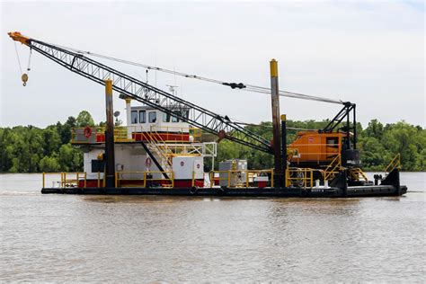 Important Considerations For Hiring Crane Barge Services