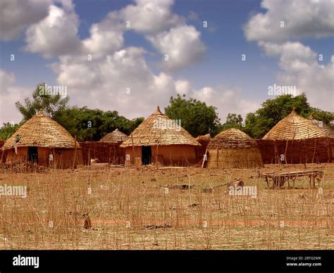 Nigeria Village Huts High Resolution Stock Photography And Images Alamy