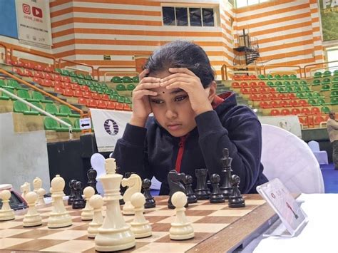 Une fillette de 8 ans devient championne d Europe d échecs en battant