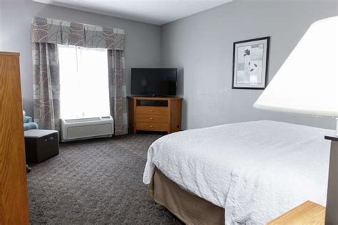 Hampton Inn & Suites Chesapeake Square Mall Chesapeake | Bookonline.com