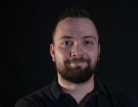 Tre nakne menn: - Over gjennomsnittet stor