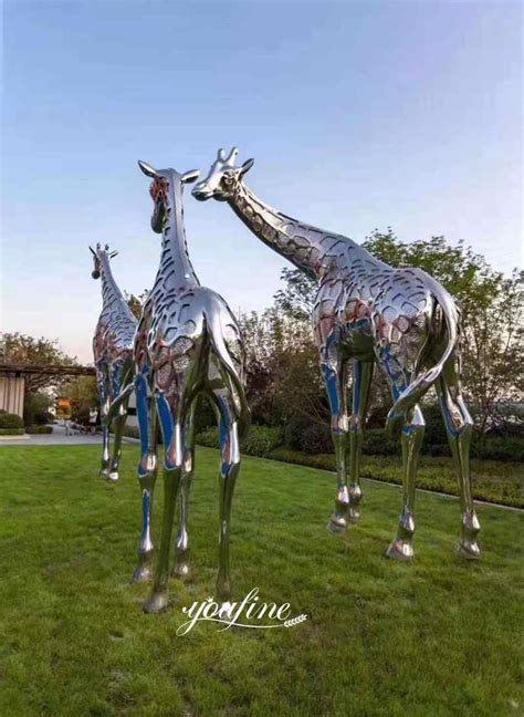 Metal Giraffe Garden Statue Fasci Garden