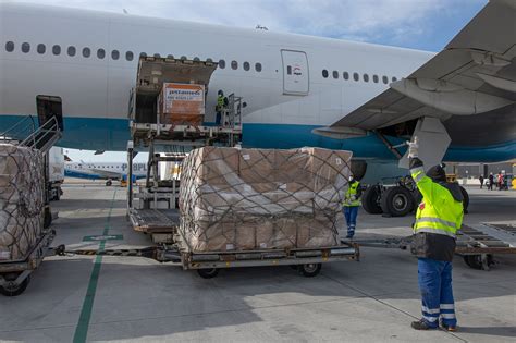 Vienna Airport On Twitter Zwei Weitere Hilfsflieger Von Austrian Am