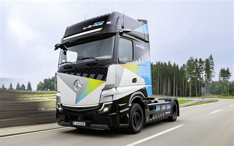 Daimler Unveils Battery Electric EActros LongHaul Truck EV Mania