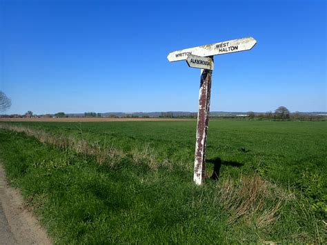 Signpost On Whitton Road Marathon Cc By Sa 2 0 Geograph Britain