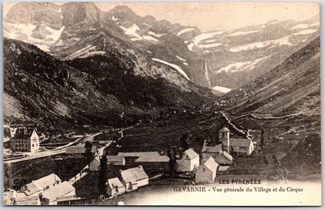 Les Pyrenees Gavarnie Vue Generale Du Village Et Du Cirque France