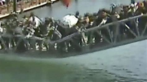 China bridge collapse caught on camera | euronews, no comment