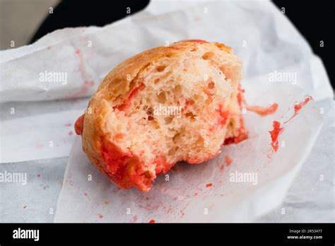 Praluline Brioches Aux Pralines Roses Pink Praline Brioche Lyon