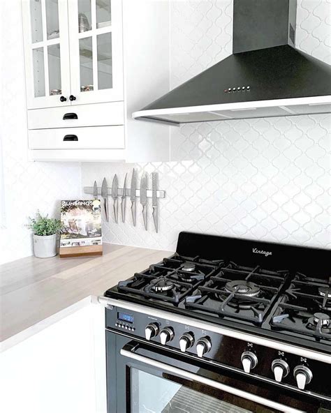 35 Kitchens With Black Appliances That Actually Look Chic