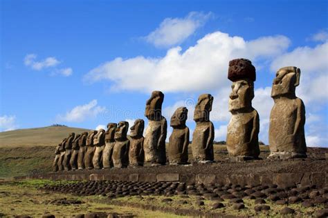 Statue Di Moai Isola Di Pasqua Cile Immagine Stock Immagine di età