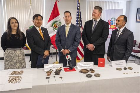 Sculptures Artifacts Returned To Peru In La Ceremony Ict News