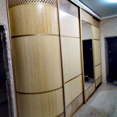Шкаф купе с радиусной боковой дверью