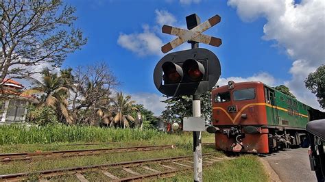 Delayed Senkadagala Menike With Class M5 Level Crossing Near Wanawasala