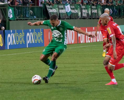 Veja Fotos De Chapecoense X Tombense Pela S Rie B Gazeta Esportiva